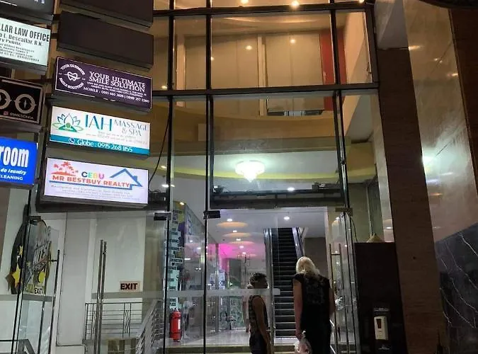 Club Ultima Residences Unit 1712 Hotel