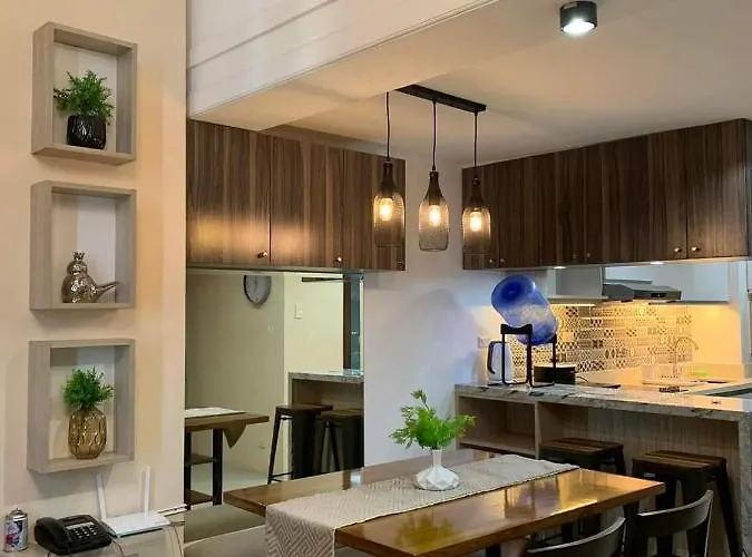 Hotel Club Ultima Residences Unit 1712